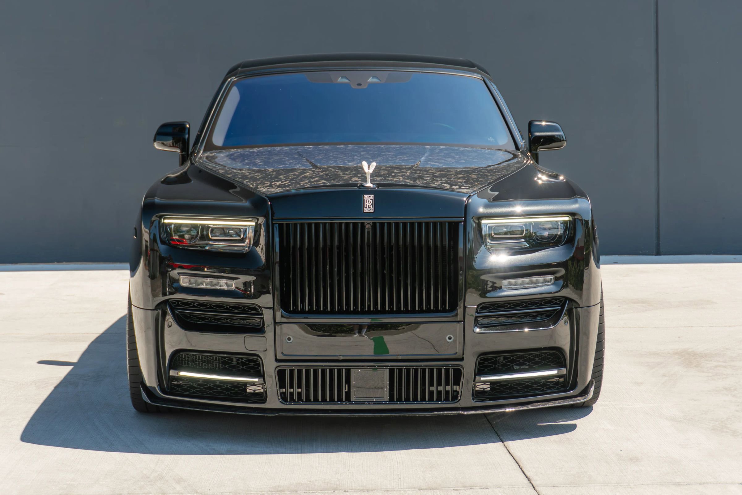 Used 2024 Rolls-Royce Phantom Sedan w/ The Phantom Package RWD image 4
