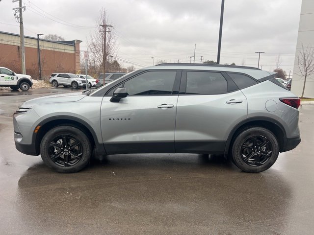 Used 2025 Chevrolet Blazer LT w/ Convenience Package image 8