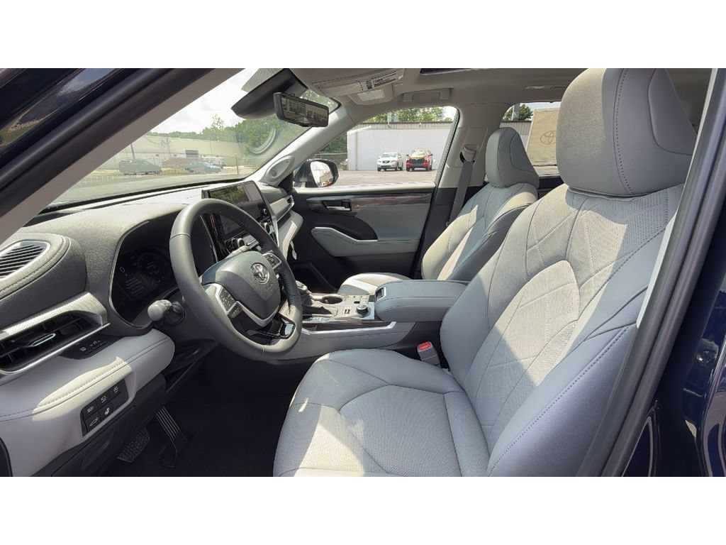 New 2026 Toyota Highlander Platinum AWD/4WD image 34
