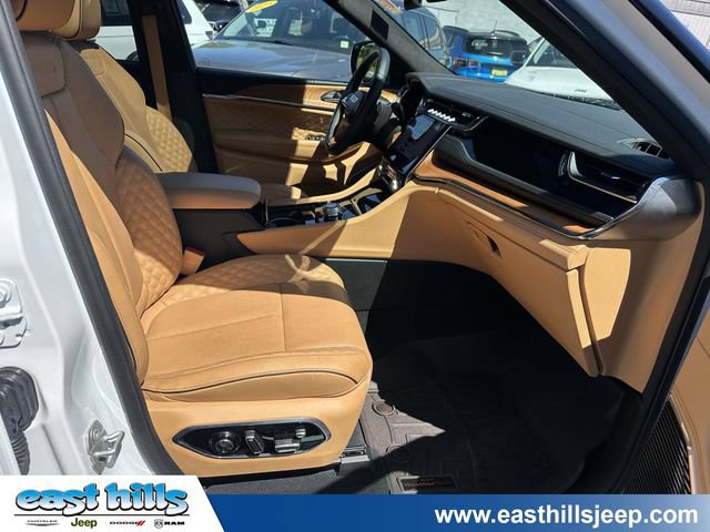 Certified 2024 Jeep Grand Cherokee Summit AWD/4WD image 22