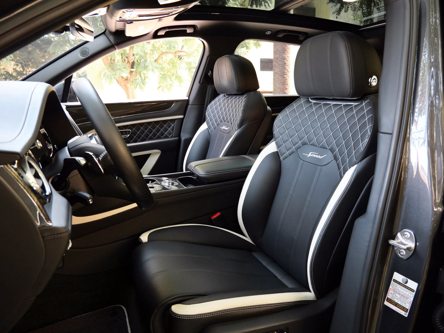 Used 2022 Bentley Bentayga Speed AWD/4WD image 17