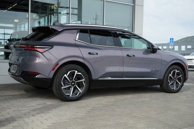 New 2025 Chevrolet Equinox EV LT image 9