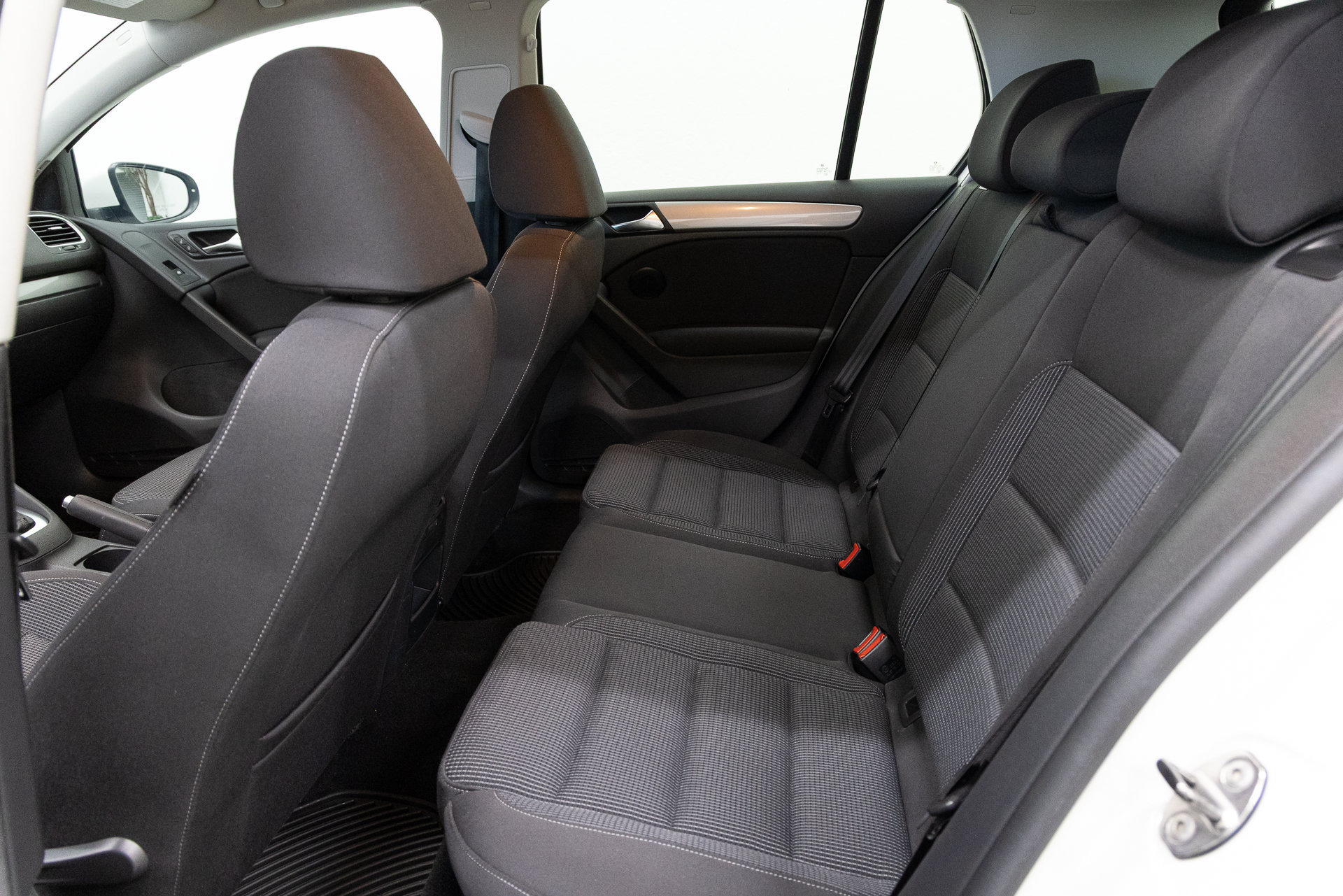 Used 2013 Volkswagen Golf 4-Door FWD image 8