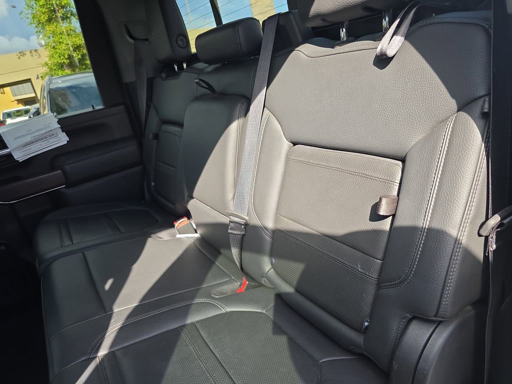 Used 2022 GMC Sierra 3500 Denali w/ Denali Ultimate Package image 14