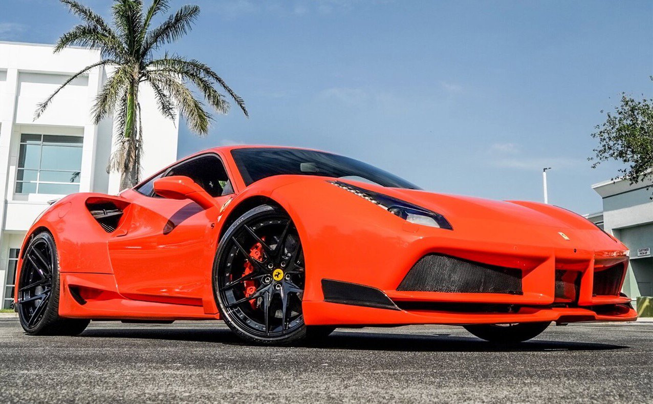 Used 2018 Ferrari 488 GTB image 1