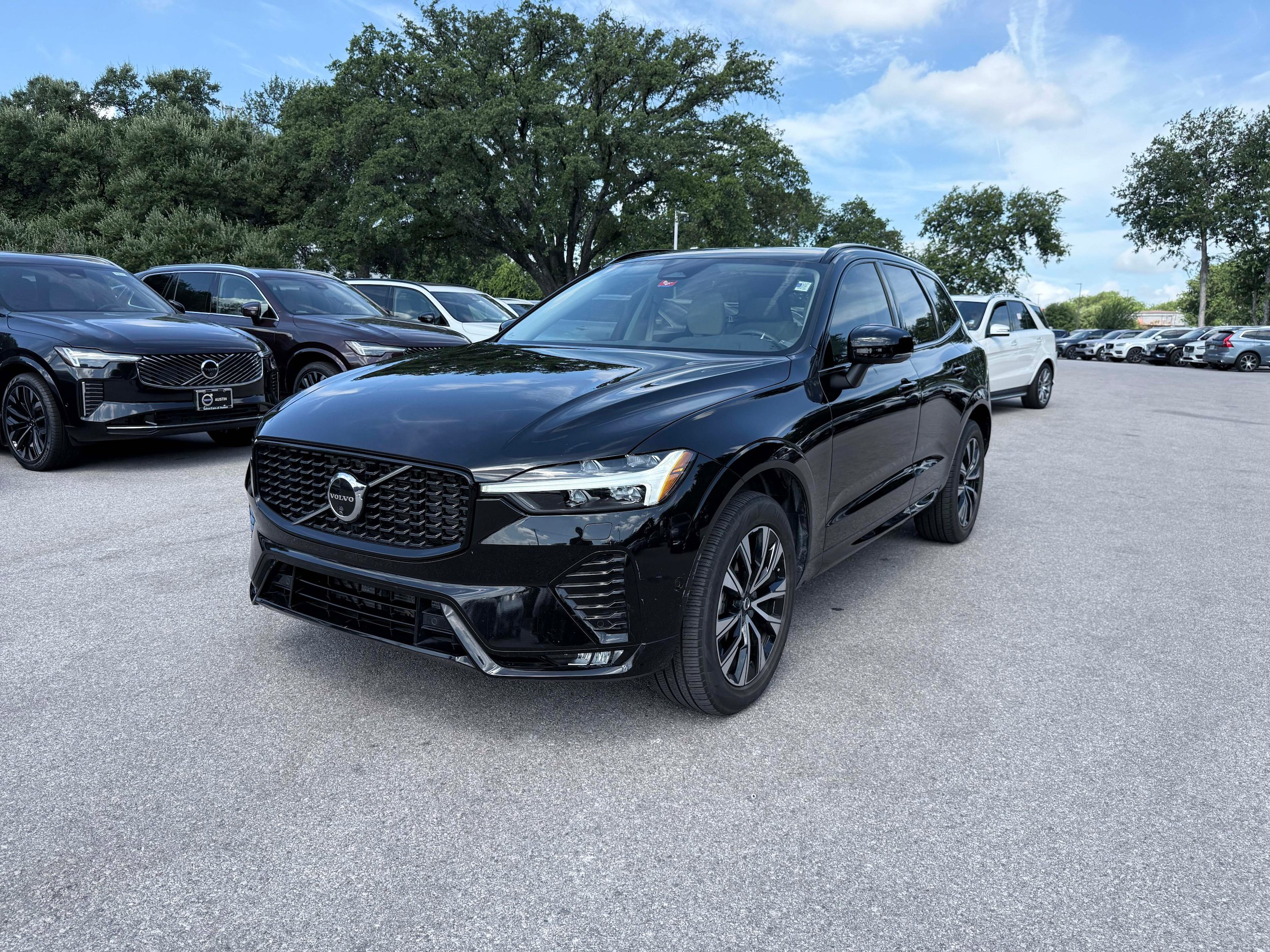 Certified 2024 Volvo XC60 B5 Plus w/ Protection Package Premier AWD/4WD image 2