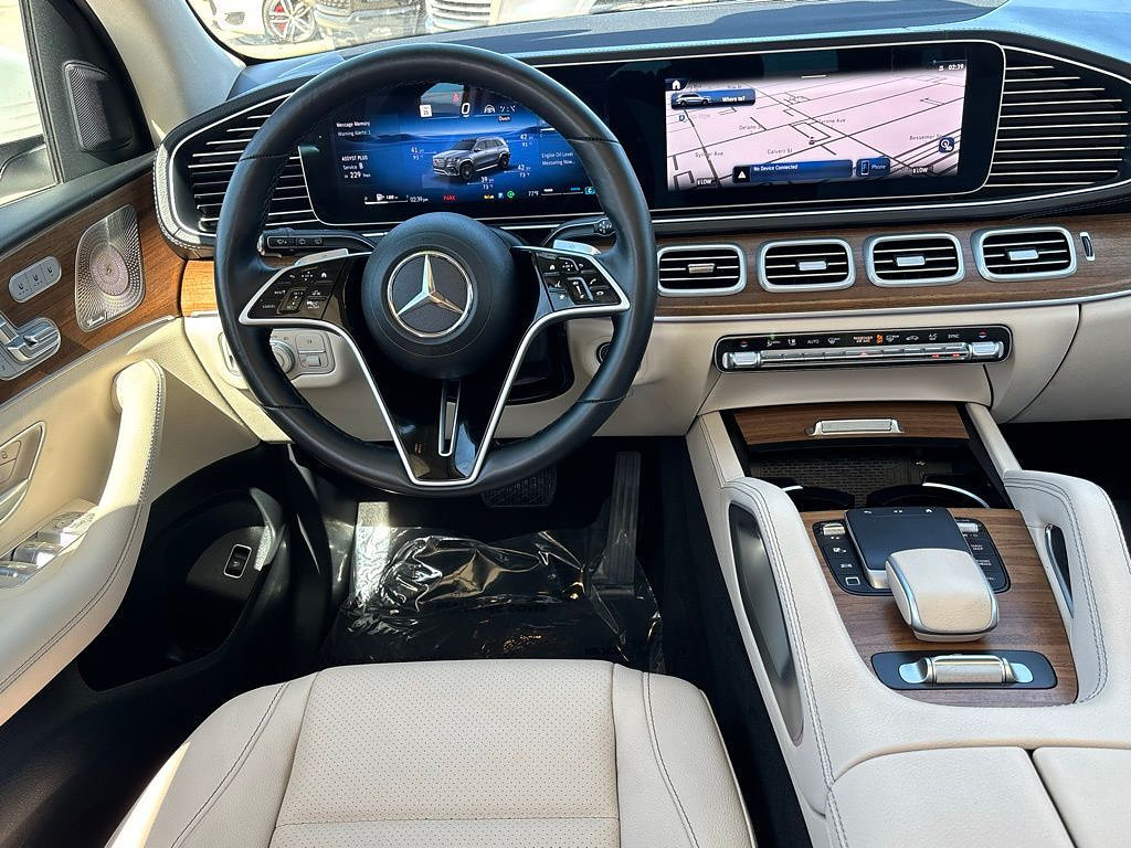 Used 2025 Mercedes-Benz GLS 450 4MATIC image 21