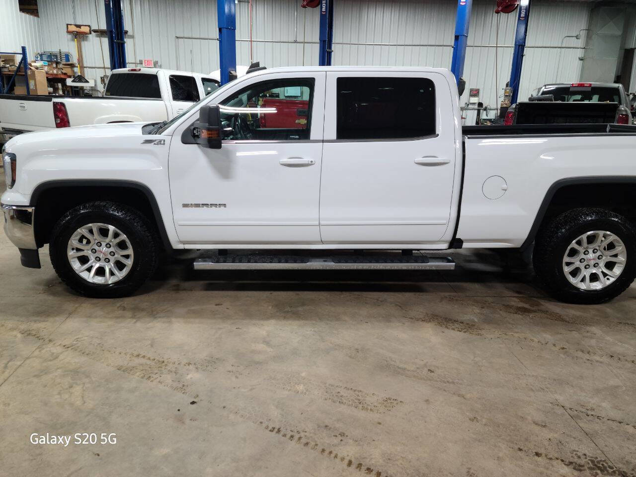 Used 2017 GMC Sierra 1500 SLE w/ SLE Value Package image 5
