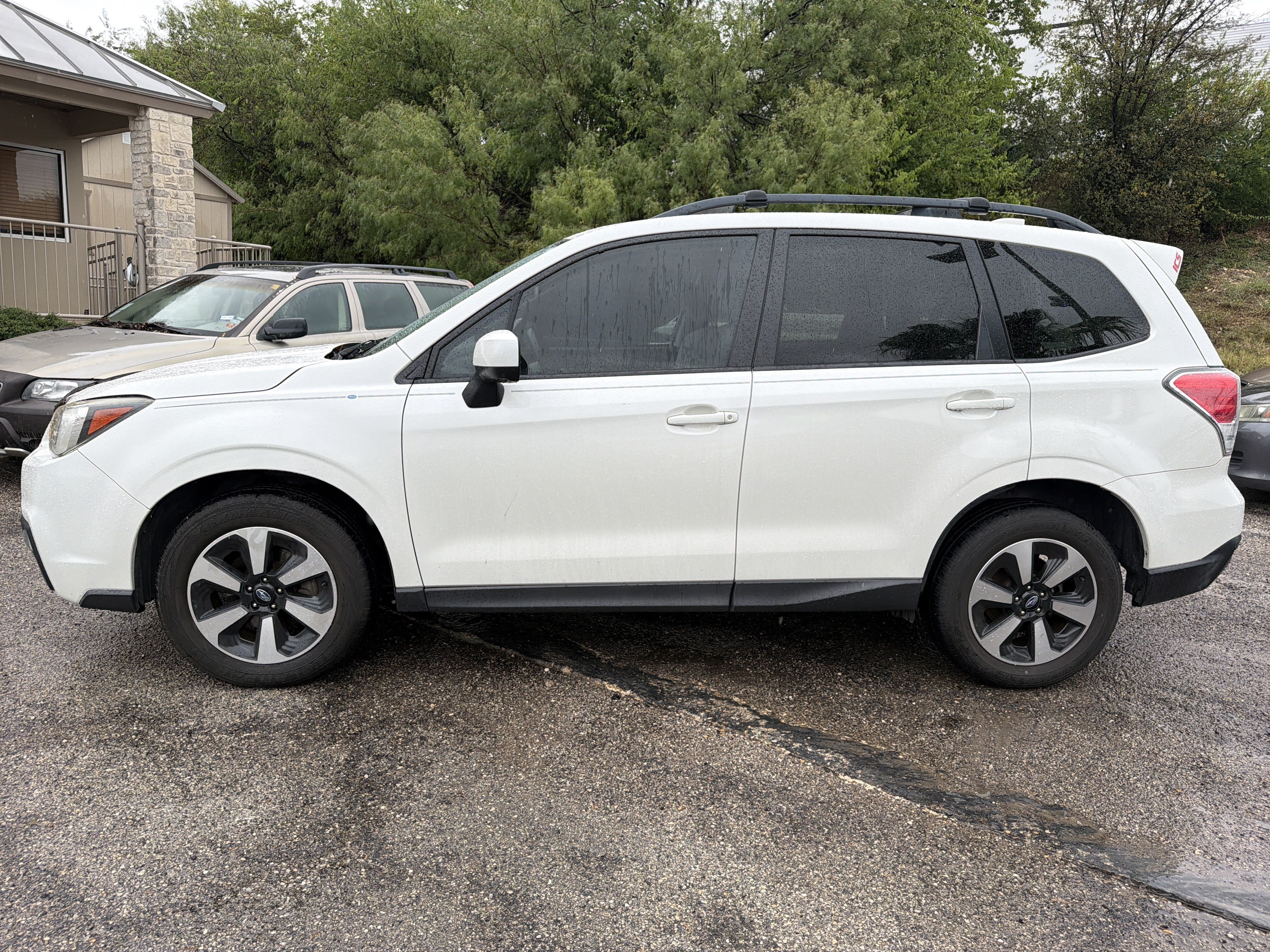 Used 2017 Subaru Forester 2.5i Premium AWD/4WD image 6
