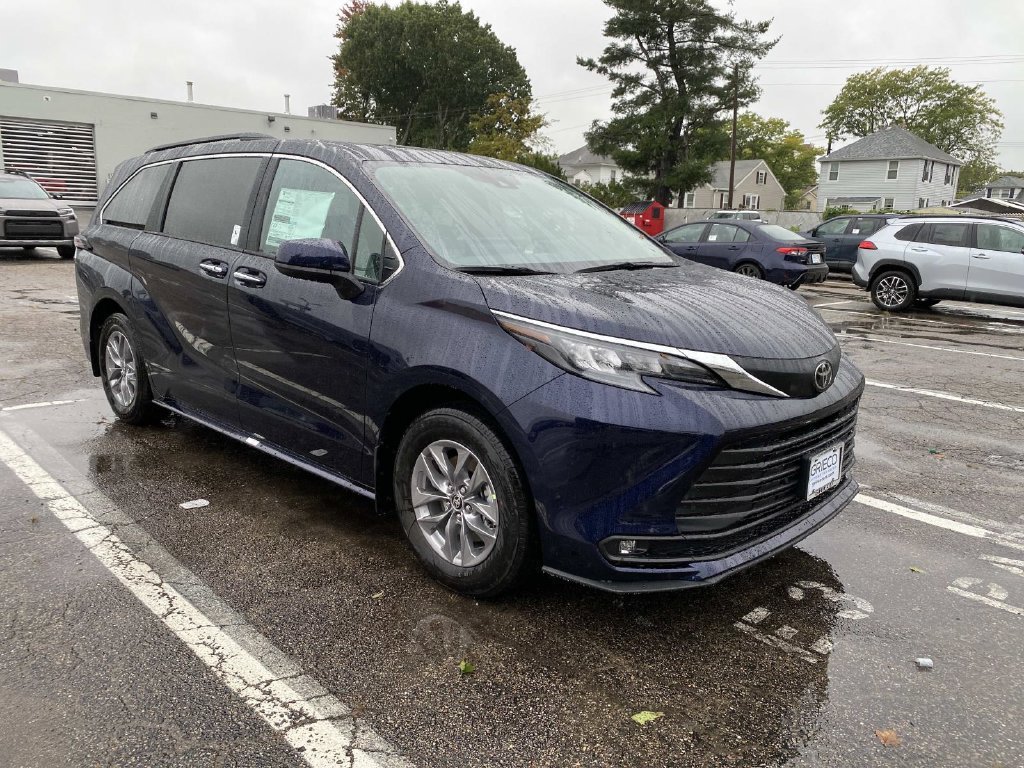 New 2026 Toyota Sienna XLE AWD/4WD image 1