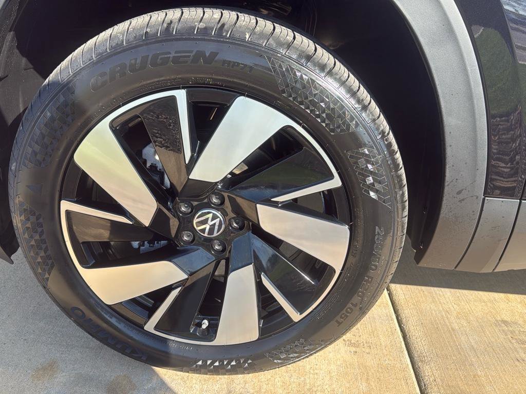 New 2025 Volkswagen Atlas Cross Sport SEL image 21