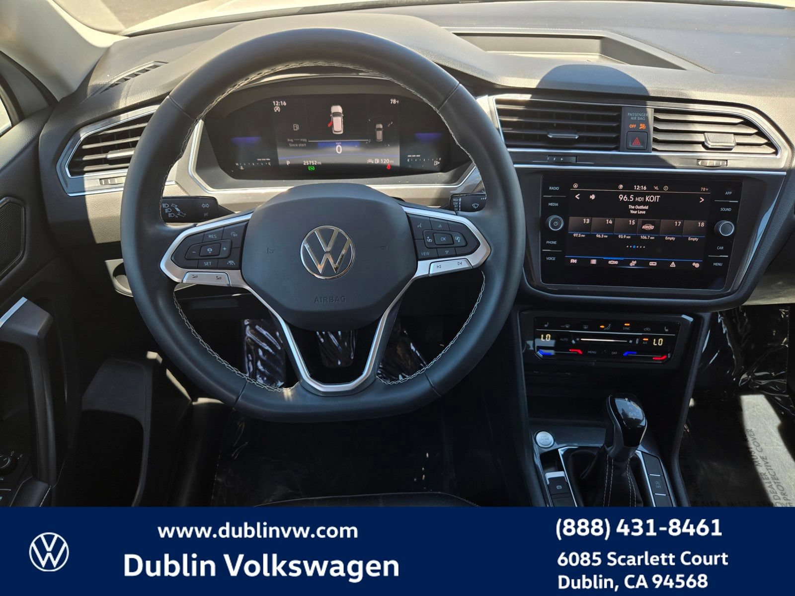 Used 2023 Volkswagen Tiguan SE FWD image 13