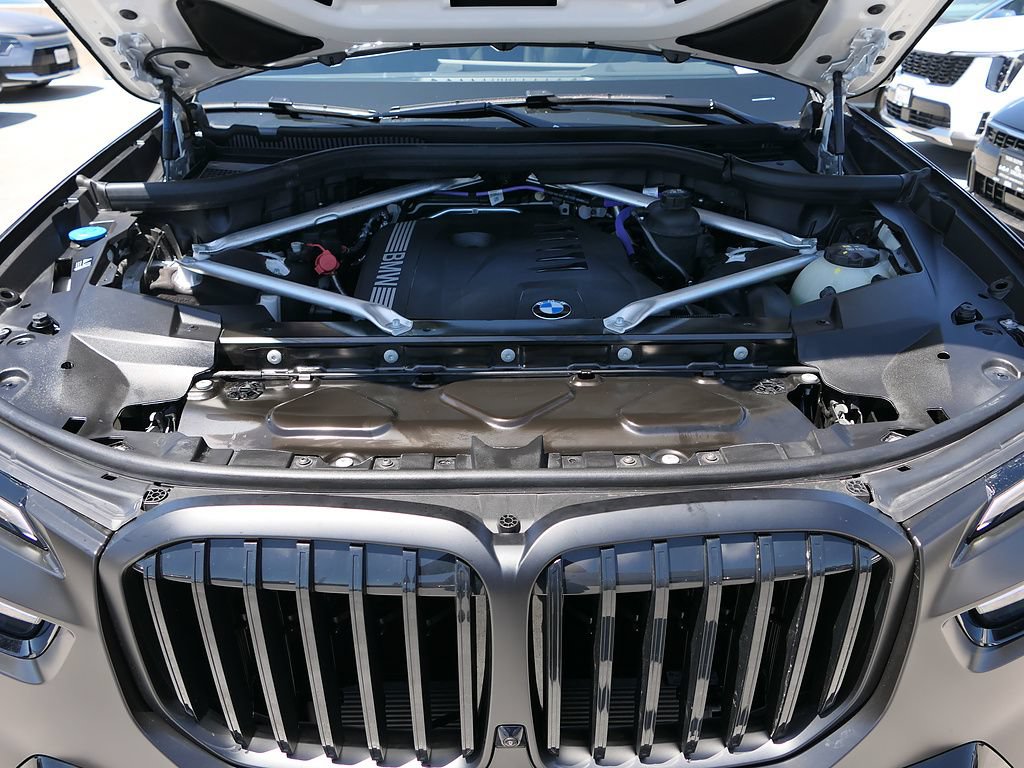 Used 2026 BMW X7 xDrive40i w/ M Sport Package AWD/4WD image 30