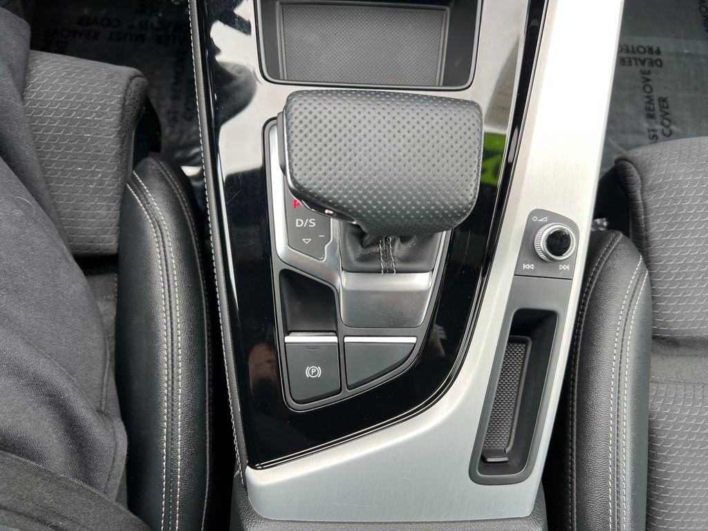 Used 2023 Audi A4 2.0T Premium Plus w/ Premium Plus Package AWD/4WD image 28