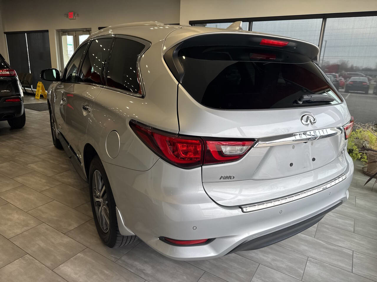 Used 2020 INFINITI QX60 Luxe w/ Essential Package AWD/4WD image 9