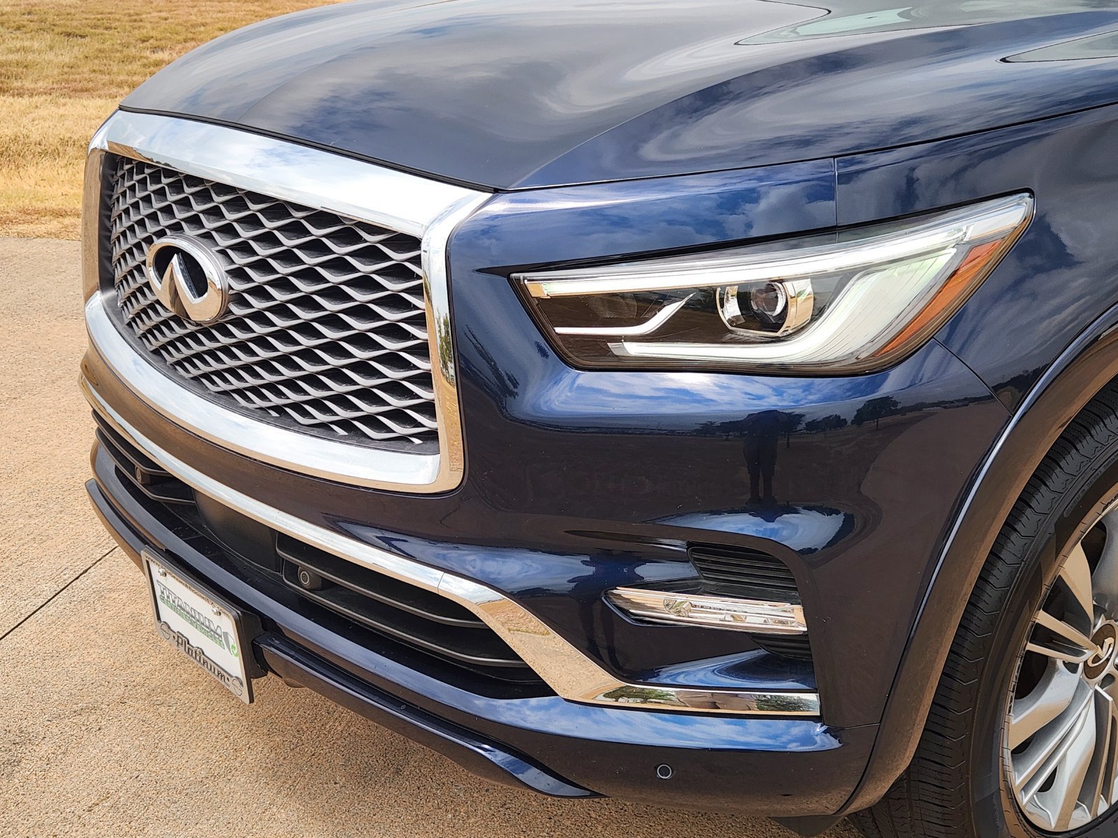Used 2024 INFINITI QX80 Luxe RWD image 10