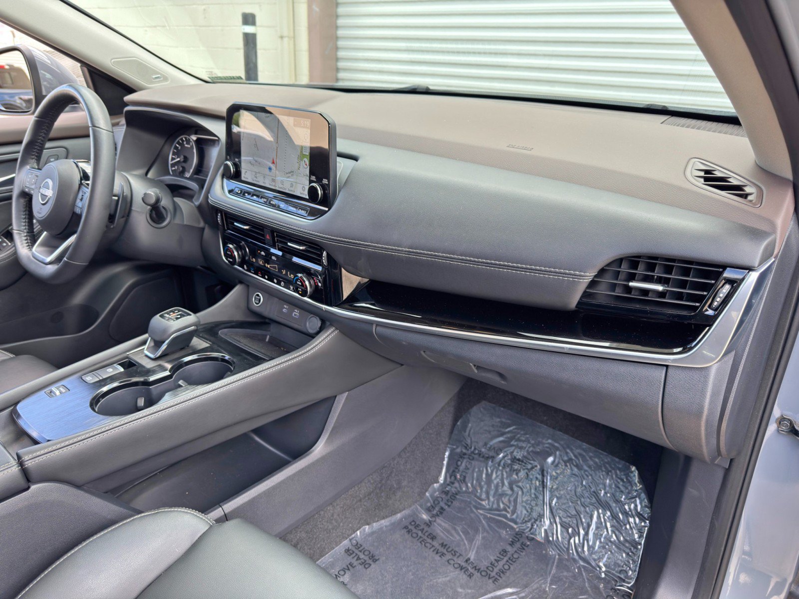 Used 2023 Nissan Rogue SL w/ SL Premium Package FWD image 14