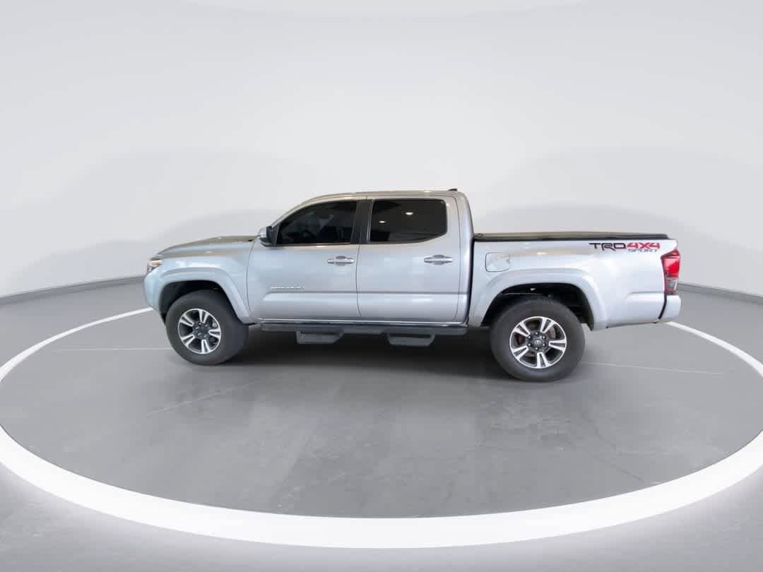 Certified 2019 Toyota Tacoma TRD Sport AWD/4WD image 5