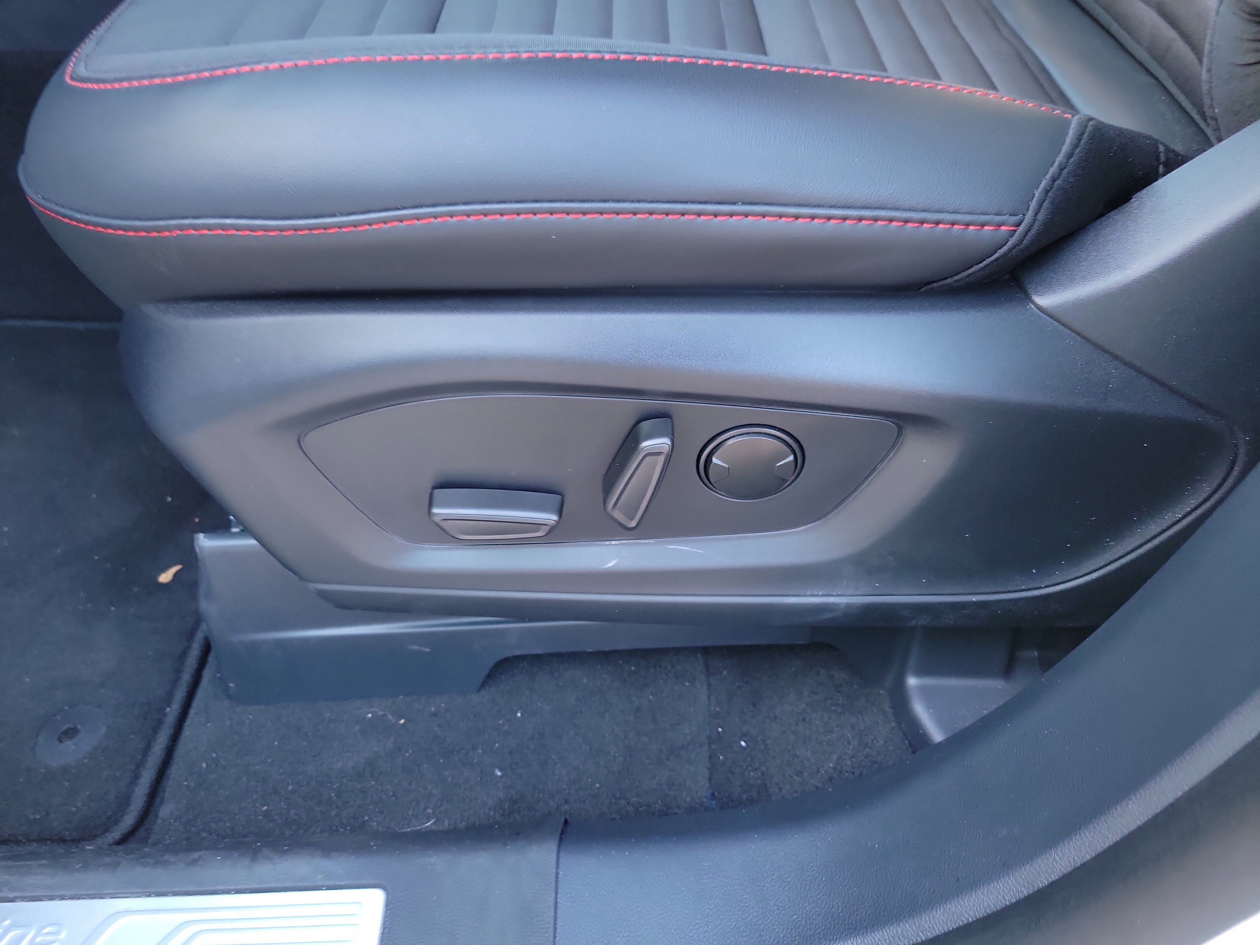 New 2025 Ford Explorer ST-Line w/ Premium Package image 10