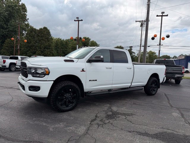 Used 2022 RAM 3500 Big Horn w/ Night Edition AWD/4WD image 14