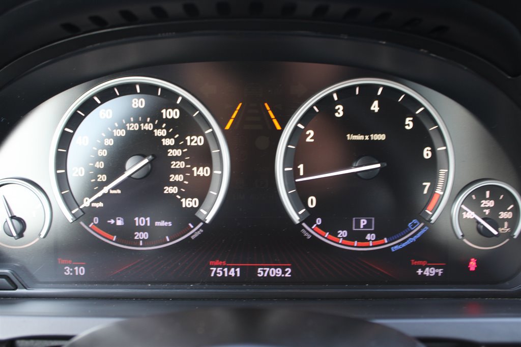 Used 2012 BMW 750i xDrive image 21