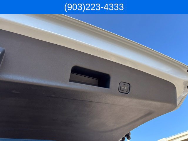 Used 2026 Chevrolet Traverse RS w/ LPO, Floor Liner Package FWD image 14