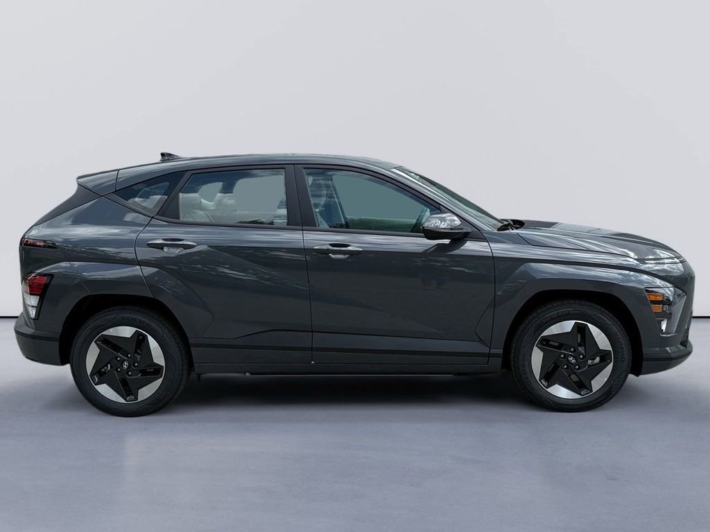 New 2025 Hyundai Kona SE FWD video 2