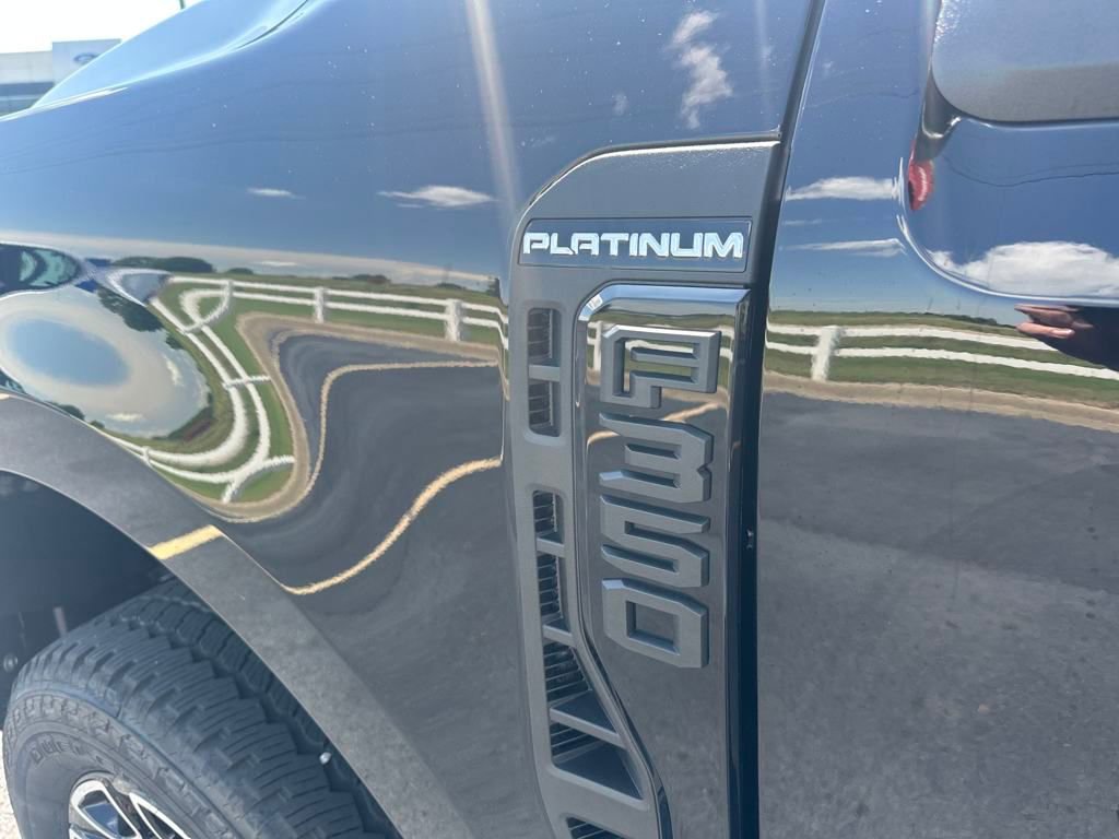 New 2025 Ford F350 Platinum image 37