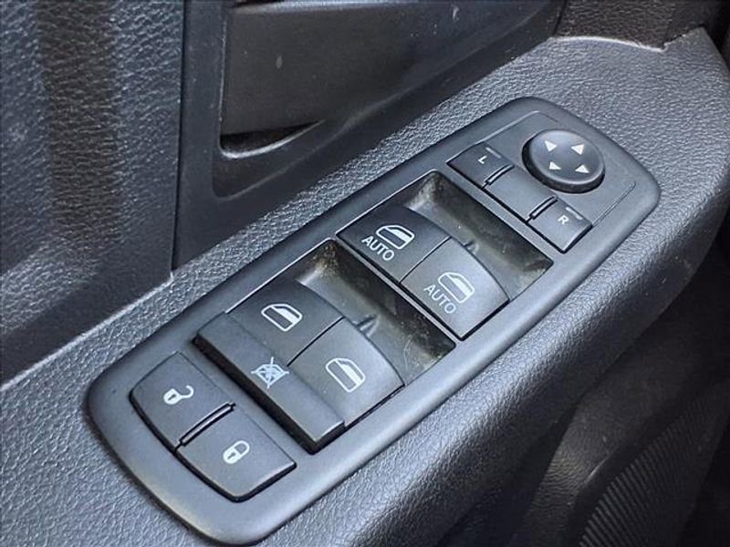 Used 2015 RAM 1500 Express image 24