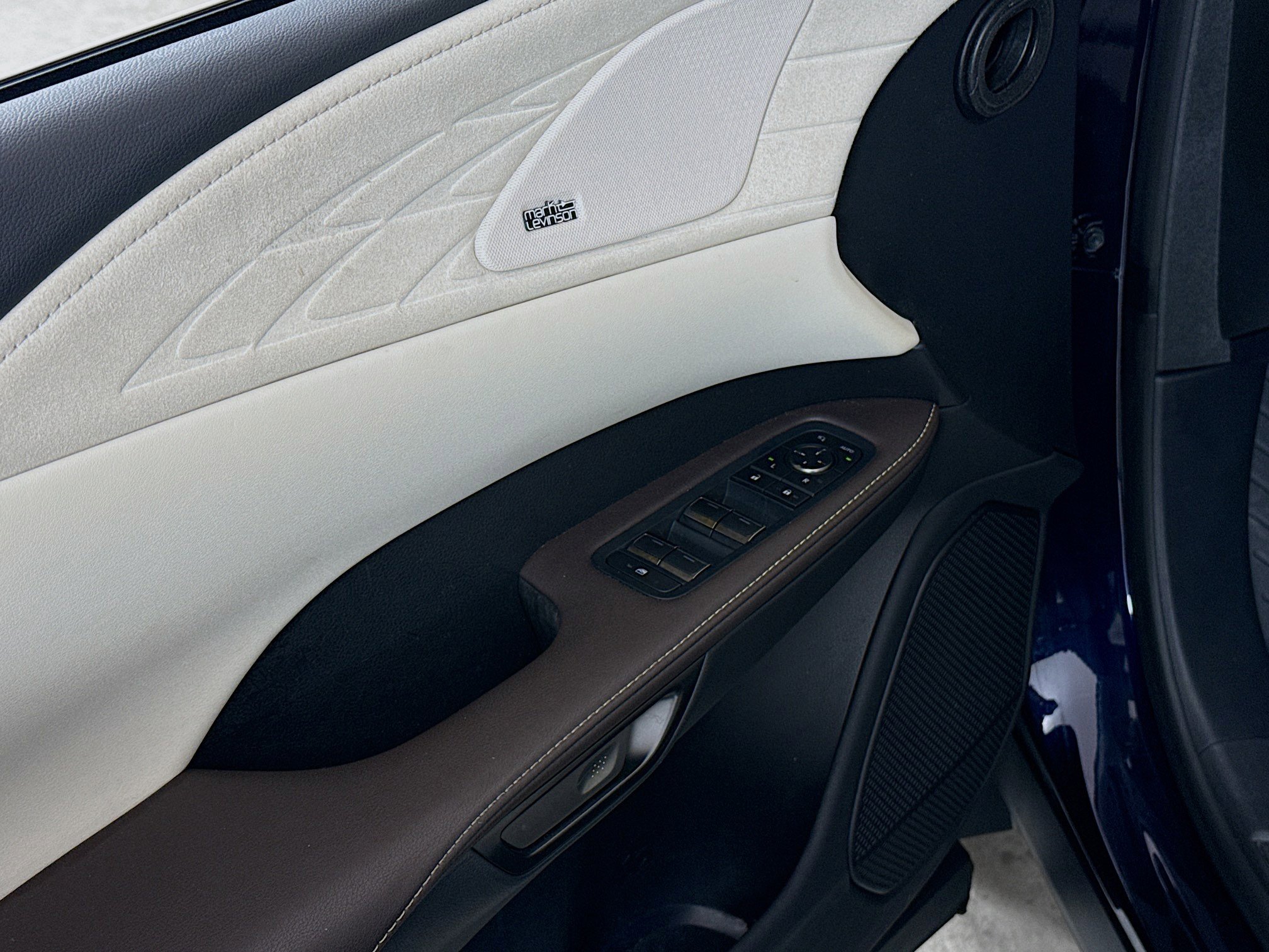 Certified 2025 Lexus RX 350 AWD w/ Convenience Package image 19