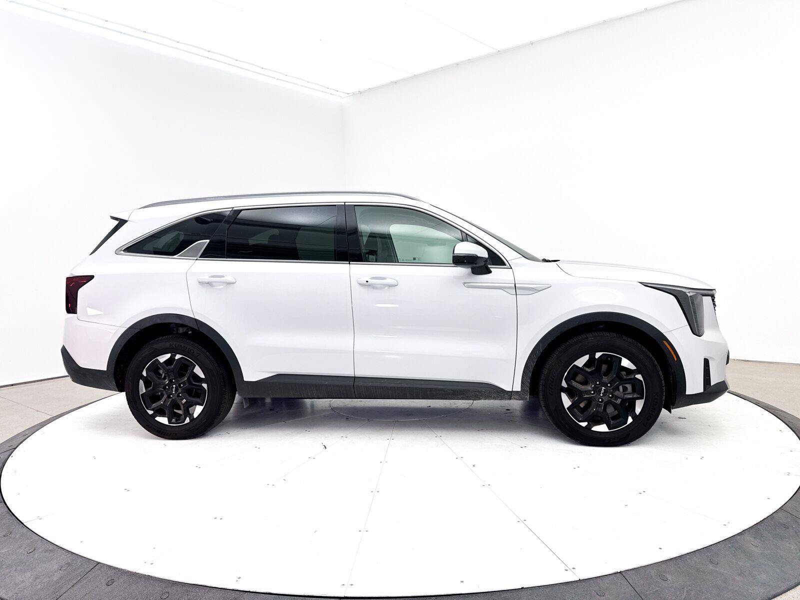Used 2024 Kia Sorento S w/ Panoramic Sunroof Package FWD image 39