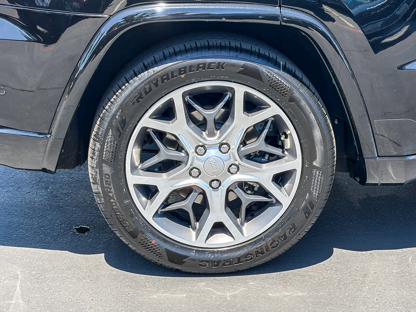 Used 2020 Jeep Grand Cherokee Overland AWD/4WD image 10