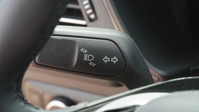 Used 2025 Ford Escape SE image 30