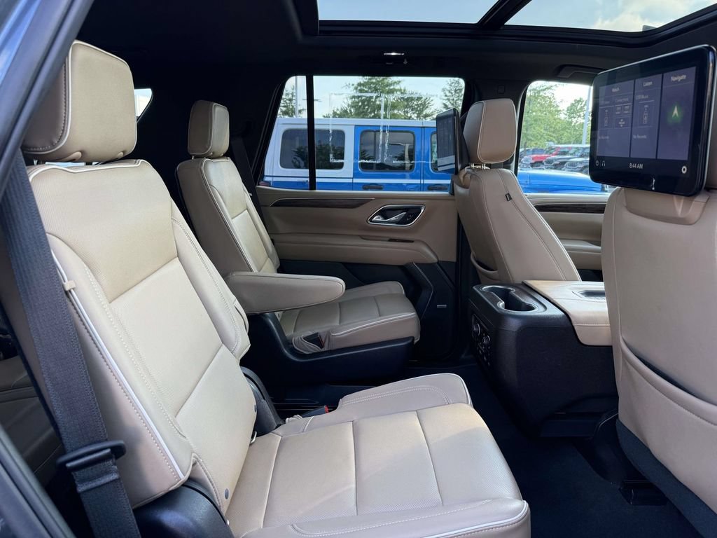 Used 2021 Chevrolet Tahoe Premier AWD/4WD image 16