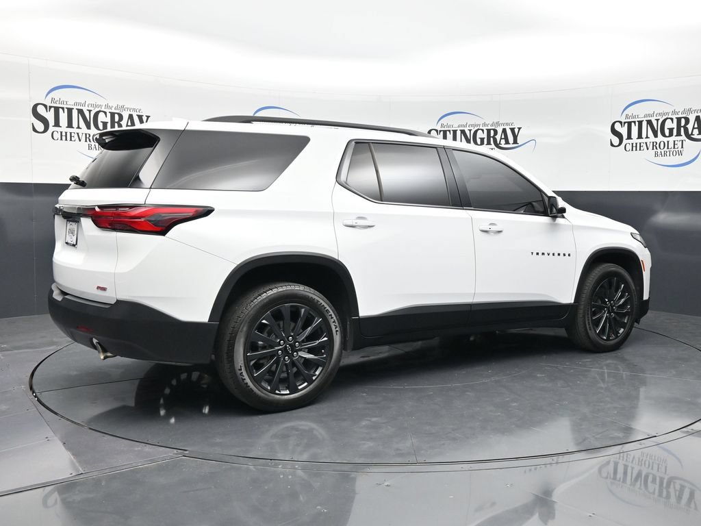 Used 2023 Chevrolet Traverse RS FWD image 9