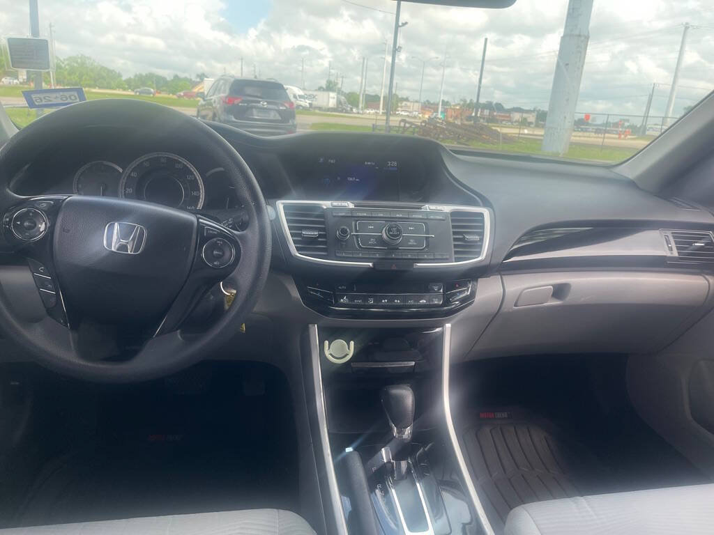 Used 2017 Honda Accord LX image 11