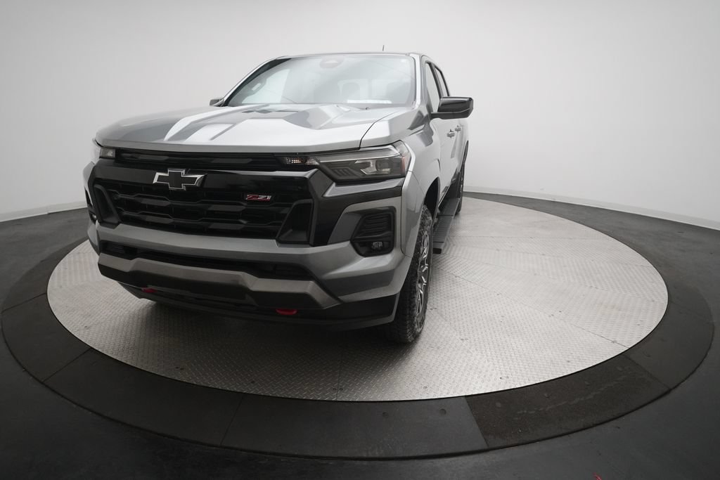 Used 2024 Chevrolet Colorado Z71 w/ Z71 Convenience Package 2 AWD/4WD image 12