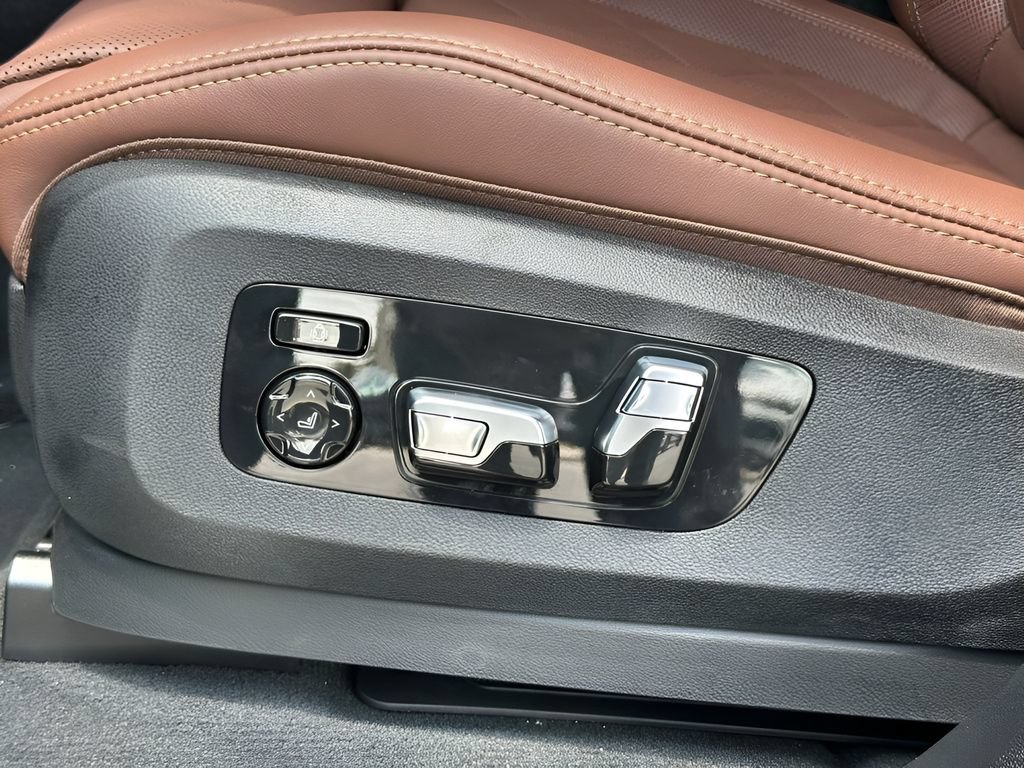 New 2026 BMW X5 M60i w/ Climate Comfort Package AWD/4WD image 11