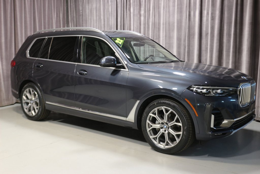 Used 2022 BMW X7 xDrive40i w/ Parking Assistance Package image 3