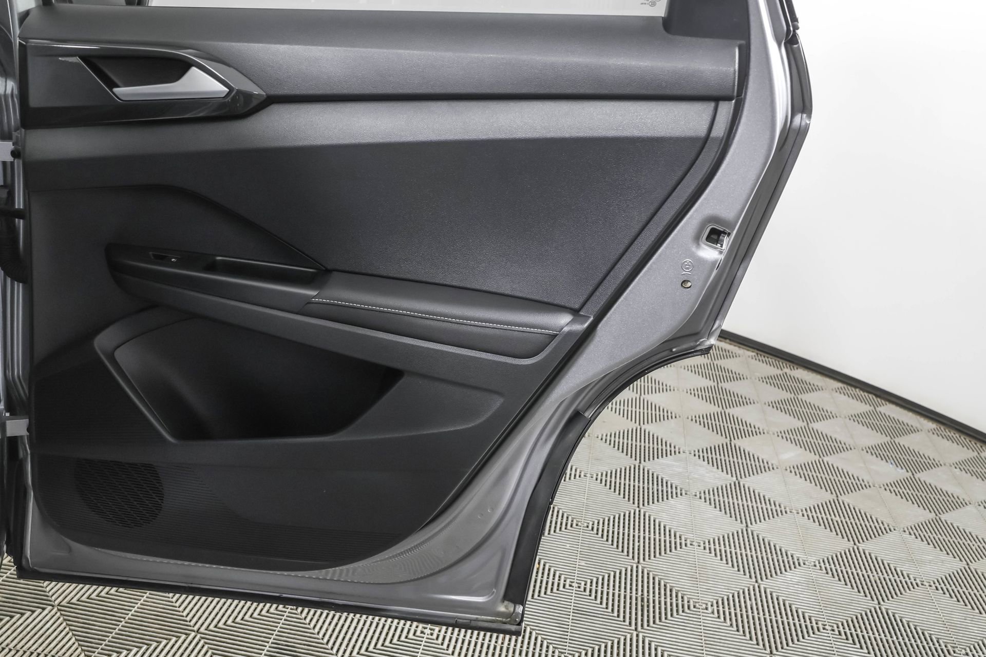 Certified 2024 Volkswagen Taos SEL image 44