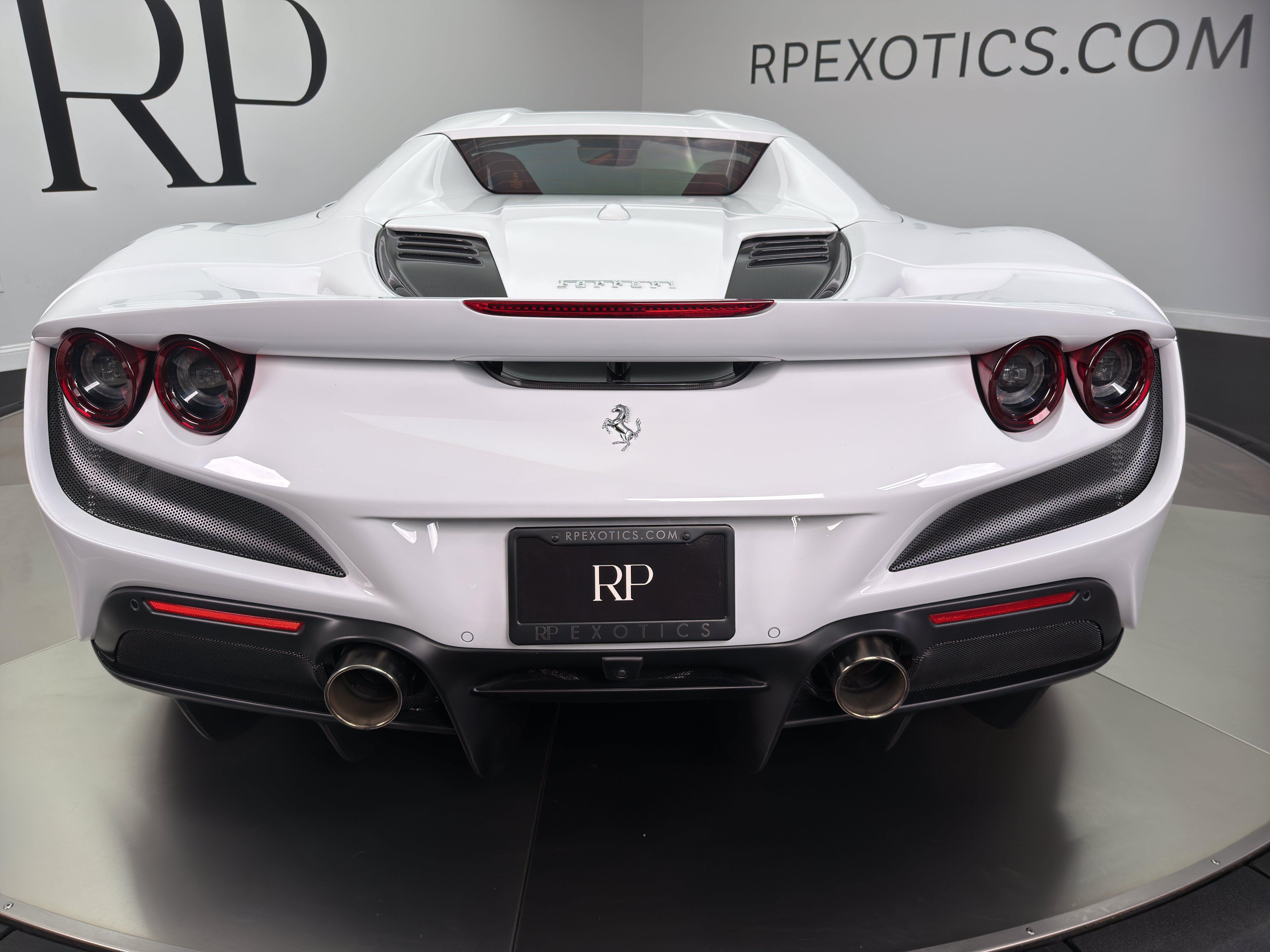 Used 2023 Ferrari F8 Tributo RWD image 22