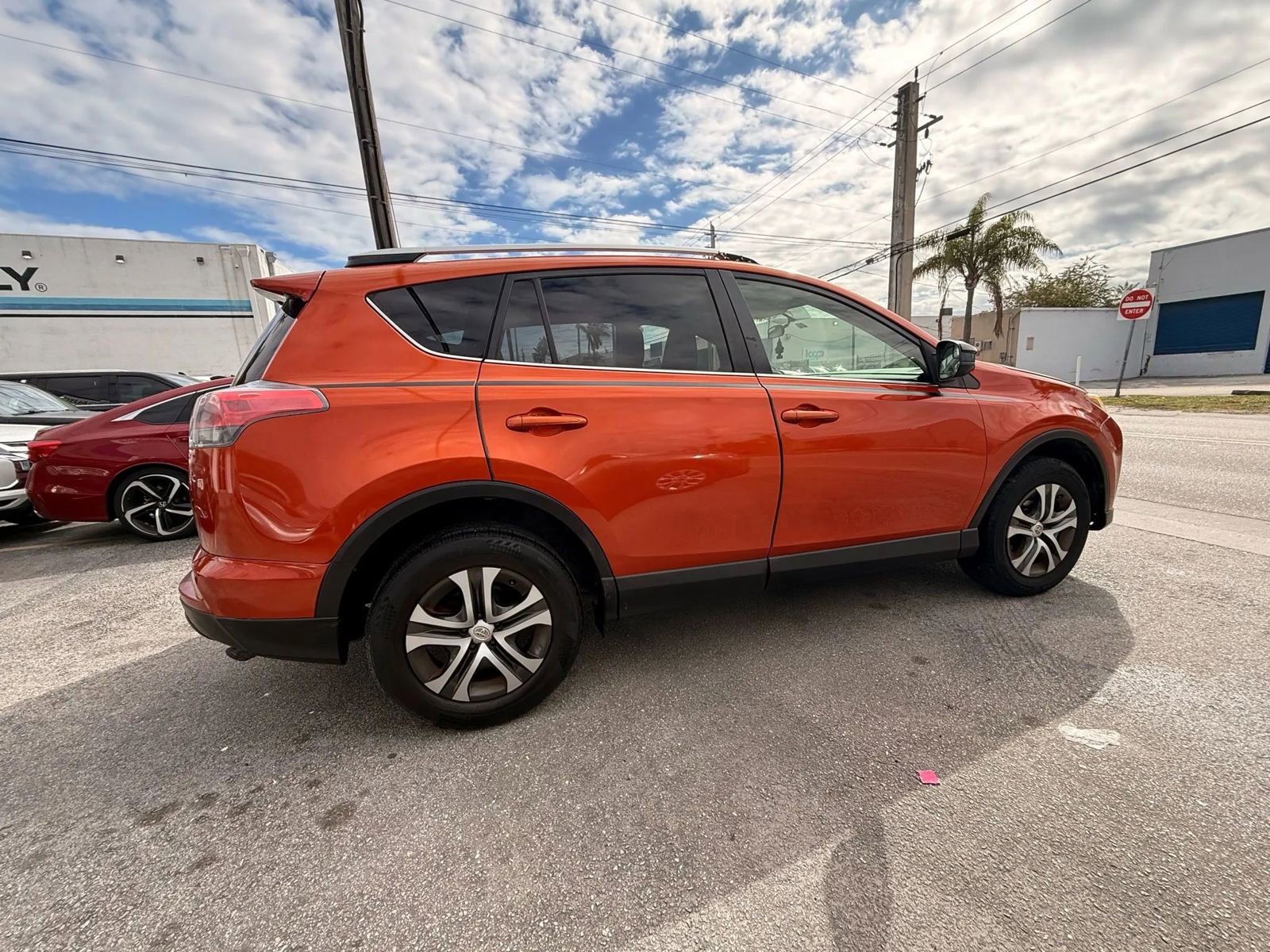 Used 2016 Toyota RAV4 LE image 3