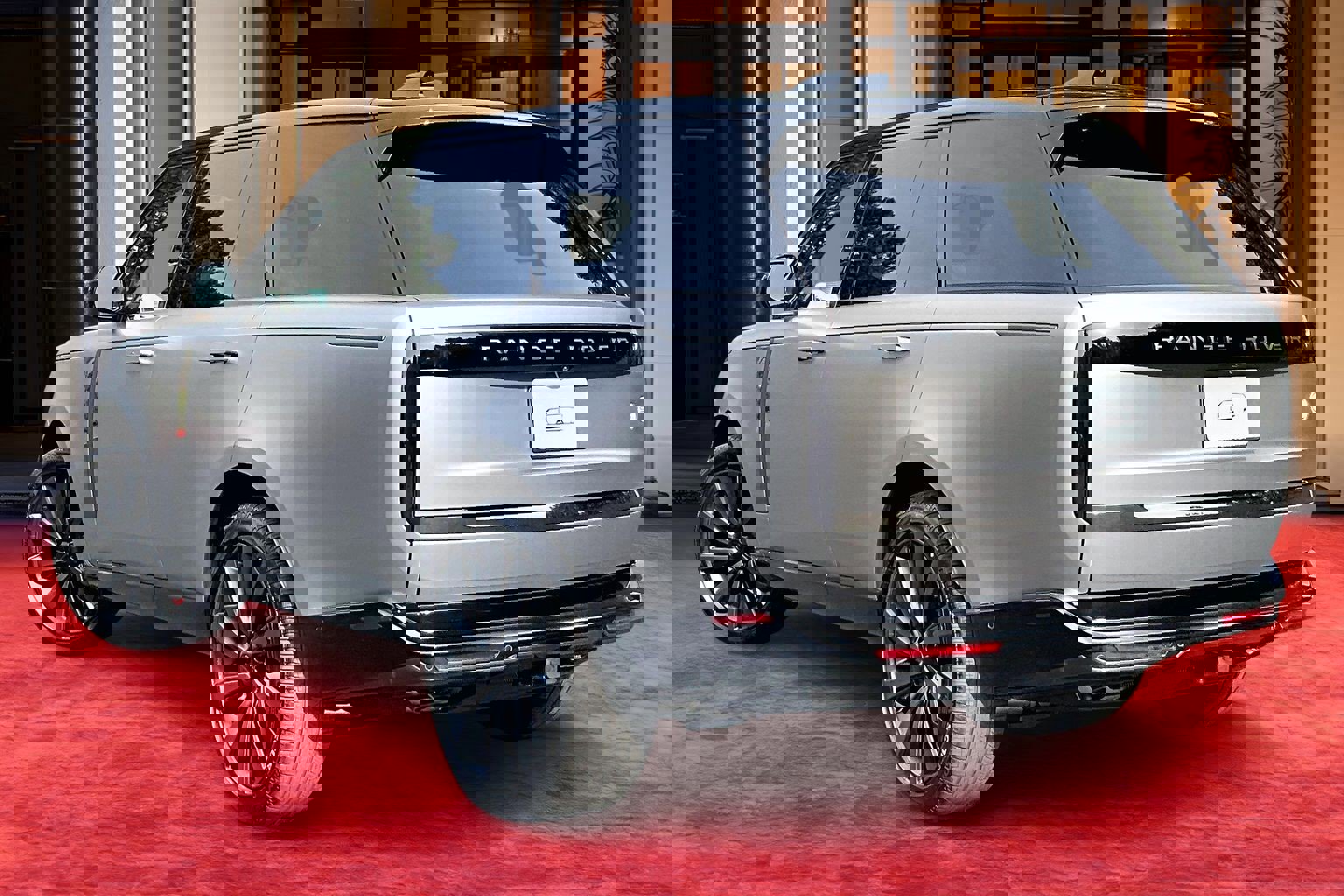 New 2026 Land Rover Range Rover SV image 2