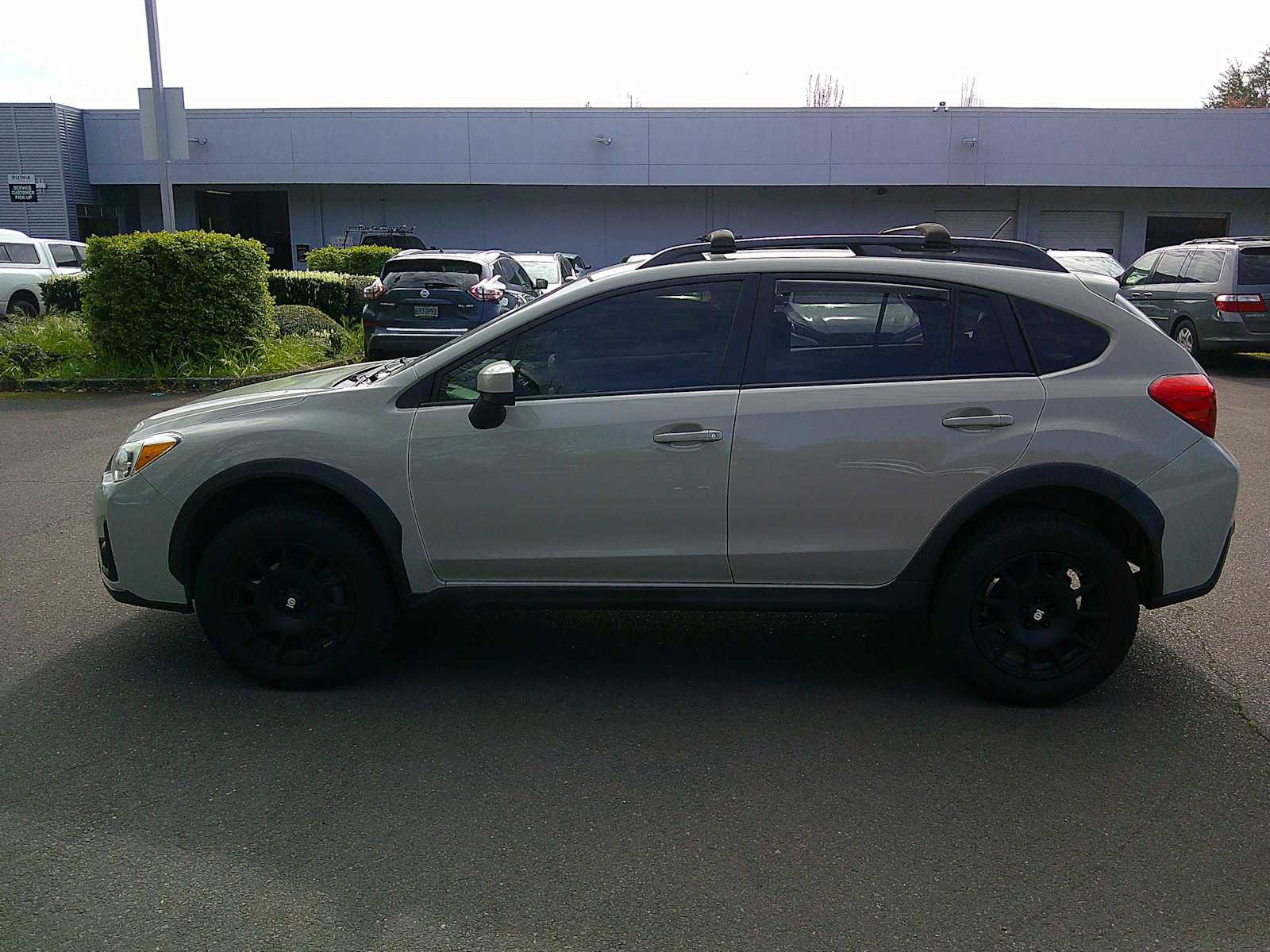 Used 2017 Subaru Crosstrek 2.0i Premium image 2