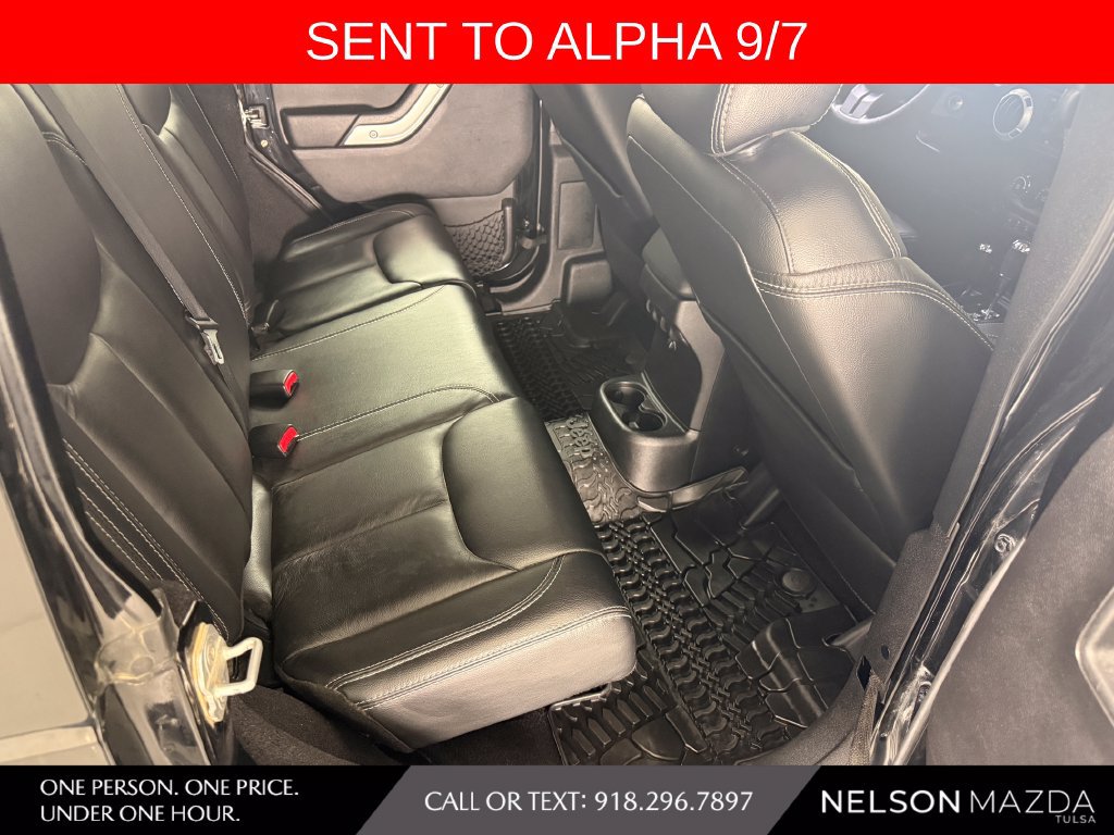 Used 2014 Jeep Wrangler Unlimited Rubicon w/ Connectivity Group AWD/4WD image 34