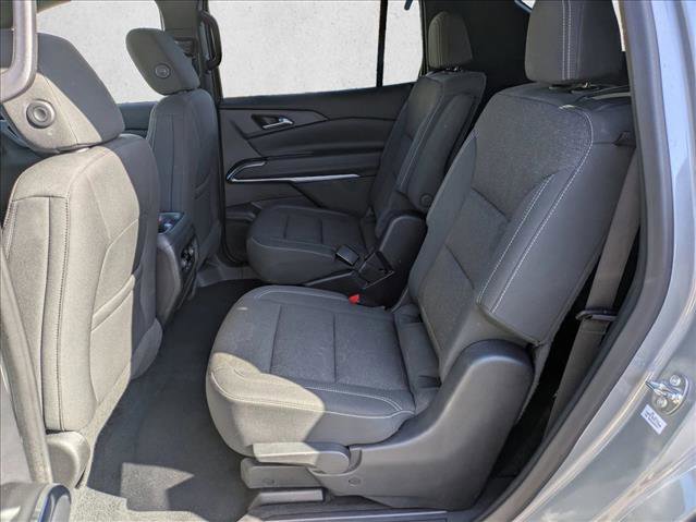 Used 2024 Chevrolet Traverse LT image 18