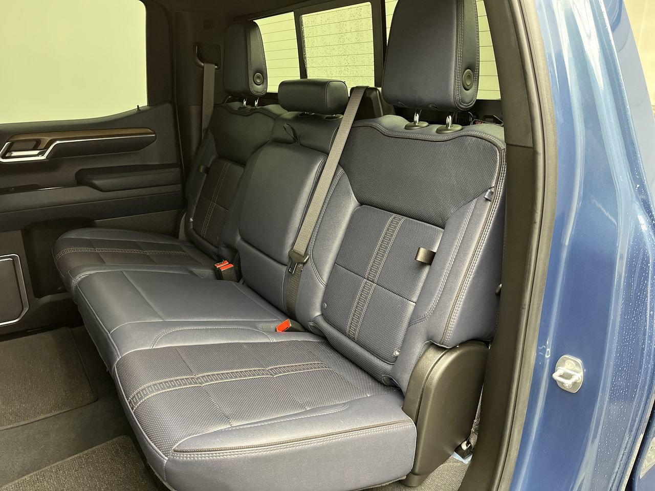 Certified 2024 Chevrolet Silverado 1500 High Country w/ Technology Package image 13