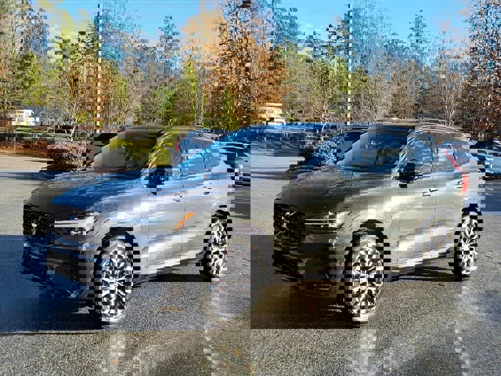 Certified 2023 Volvo XC60 B5 Plus w/ Protection Package Premier image 9