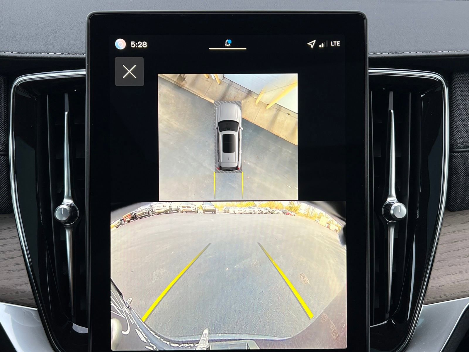 New 2026 Volvo XC90 B6 Plus w/ Protection Package Premier image 30