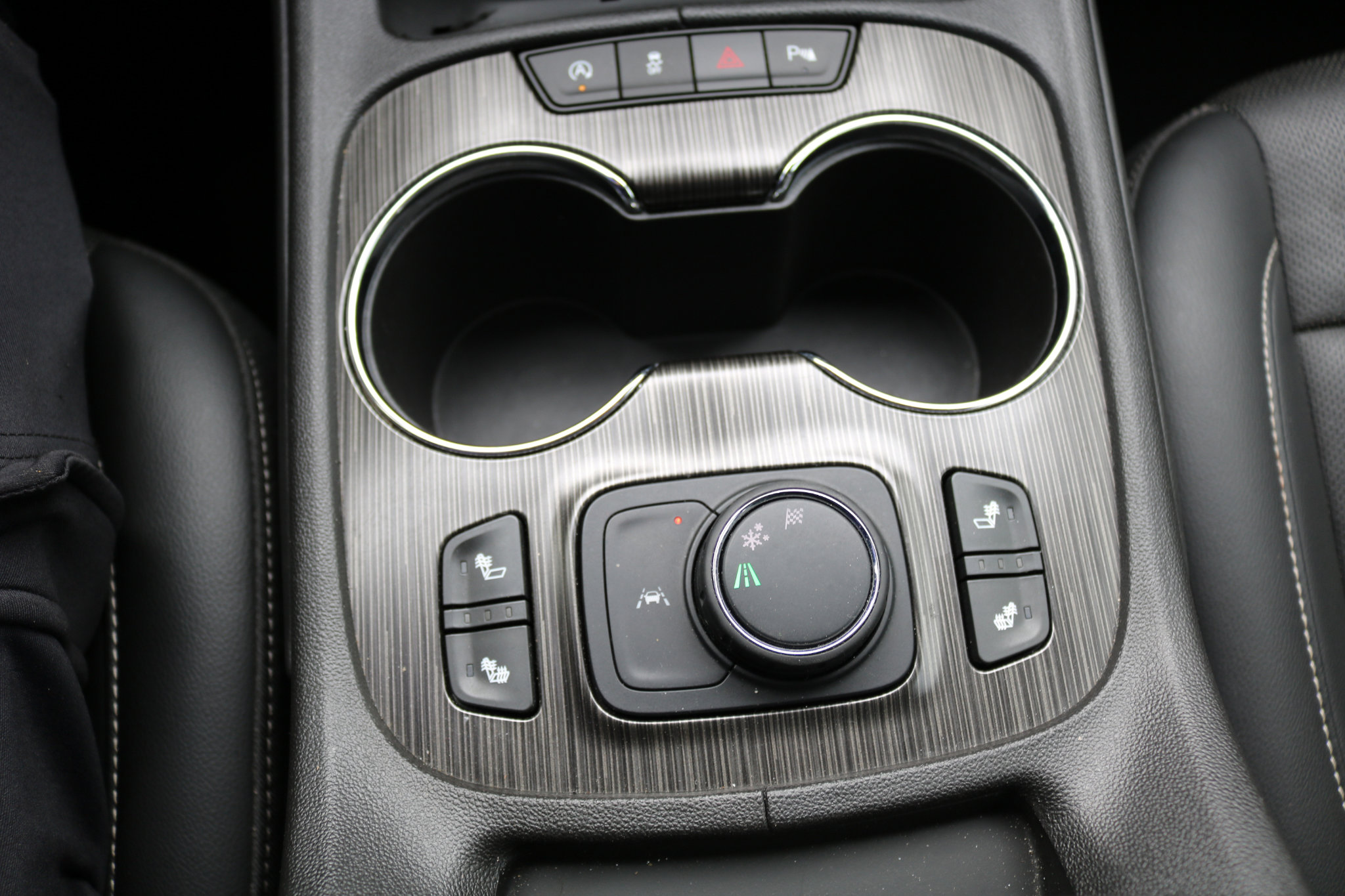 Used 2023 GMC Acadia SLT image 45